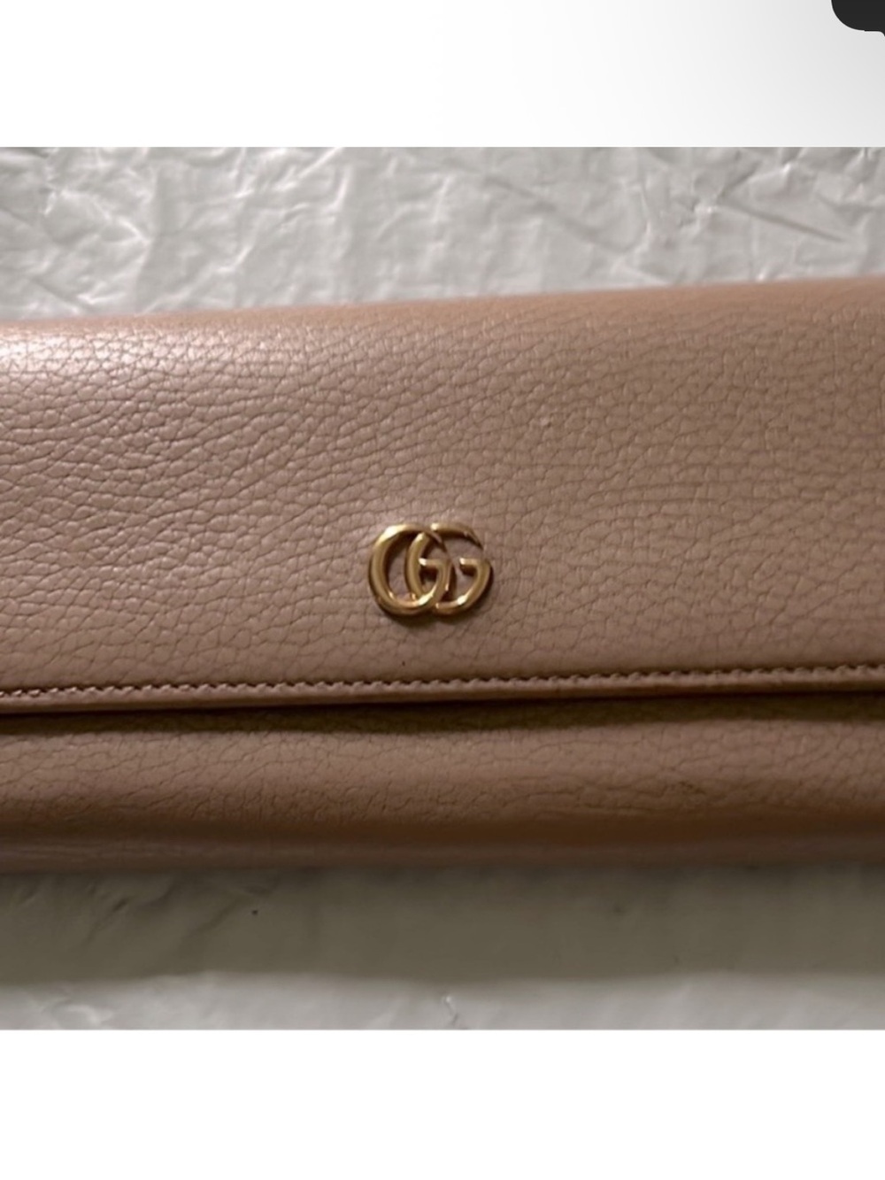Gucci Beige Pink Leathery Continental Wallet with Gold Double G
G-09